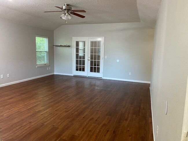 Living Room - 3089 W Mulberry St