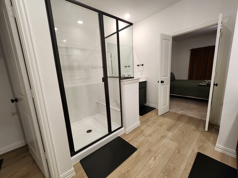 Building Photo - 632 Blue Ridge Dr