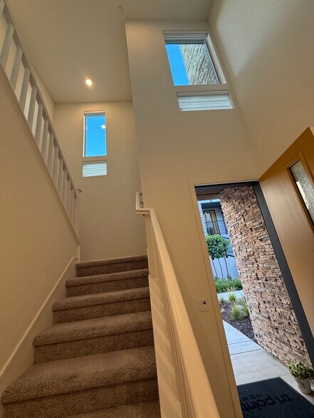 Building Photo - 6634 Optimum Loop
