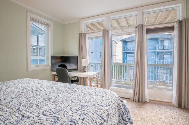 Building Photo - Fresh and Salty @ 608 Carolina Beach Ave. S. #202