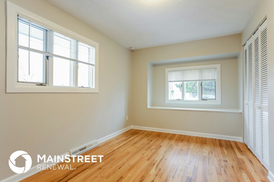 Building Photo - 561 Iola St