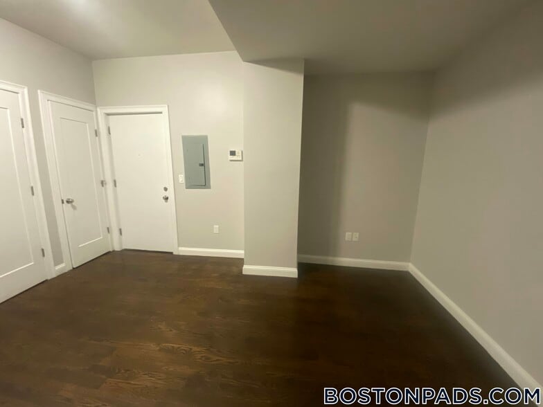 Building Photo - 10 Merrymount Rd