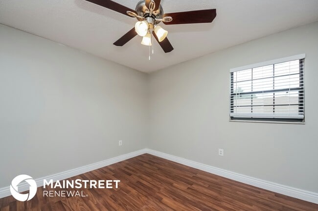 Building Photo - 7121 Laurel Hill Dr