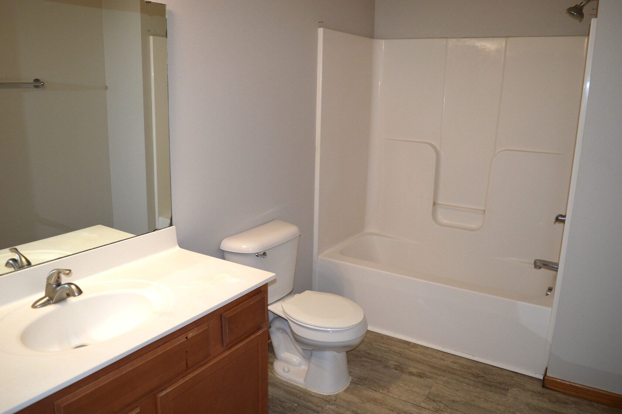 Building Photo - 2824 Pleasant View Rd