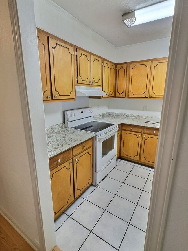 Building Photo - Charming 3-Bedroom, 2-Bathroom Home in Oce...