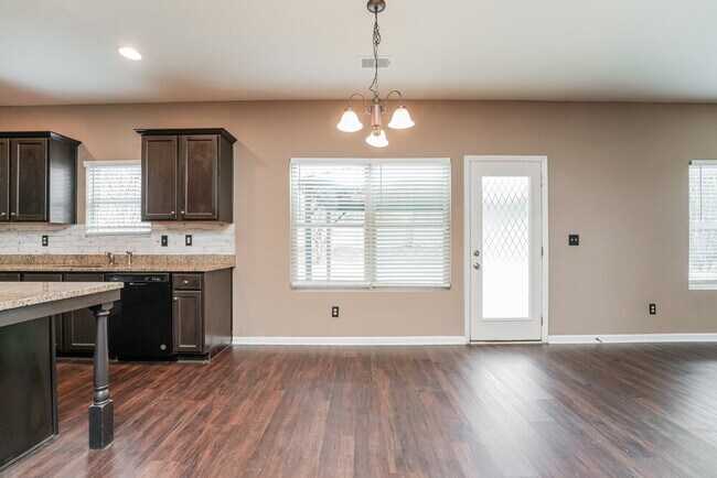 Building Photo - 981 Rock Elm Dr