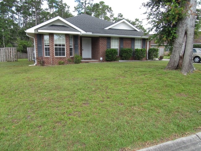 Building Photo - 3-Bed, 2-Bath Brick Home in Robin’s Ridge – Vaulted Ceilings, Fireplace, Eat-In Kitchen, Large Pr...