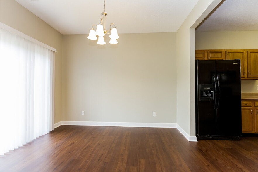 Building Photo - 9692 Stonewall Ln