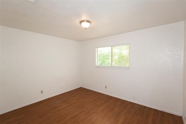 Building Photo - 9007 Little Walnut Pkwy