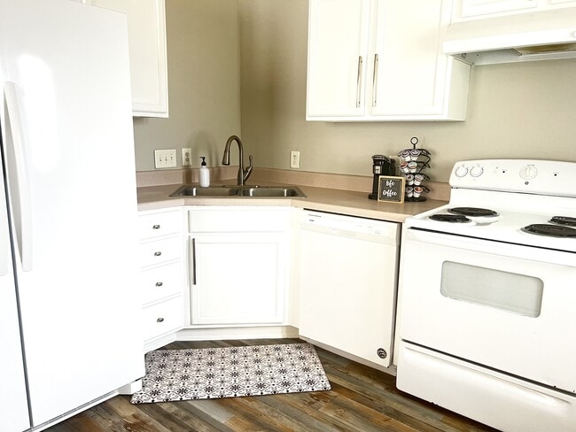 Building Photo - 714 Integrity Oaks Dr