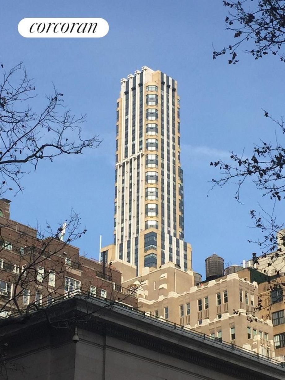 Building Photo - 425 5th Ave