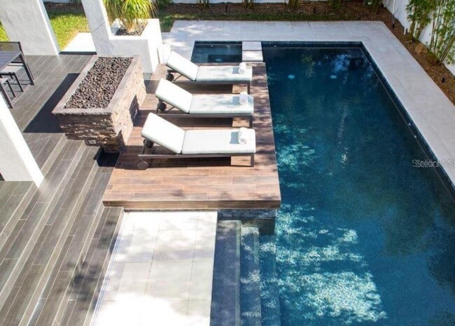 Building Photo - 356 Bayview Dr NE