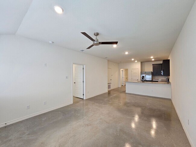 Building Photo - 1227 Concord Dr