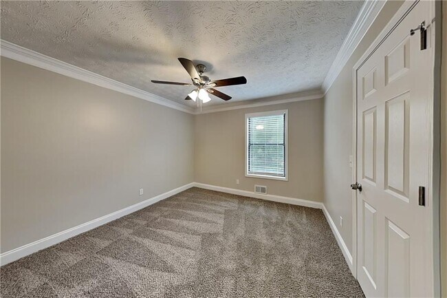 Building Photo - 1105 Tom Ln