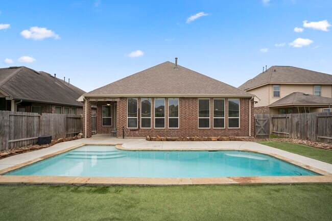 Building Photo - 22310 Taren Ct