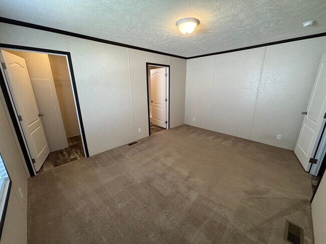 Building Photo - 158 Washington