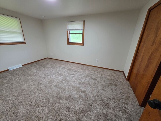 Building Photo - 3036 Albert Dr
