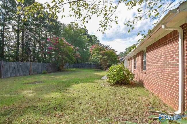 Building Photo - 109 Cove Crest Dr
