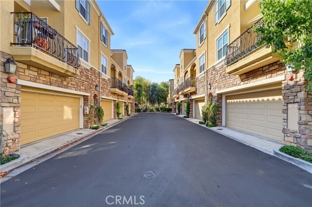 Building Photo - 303 Terra Bella