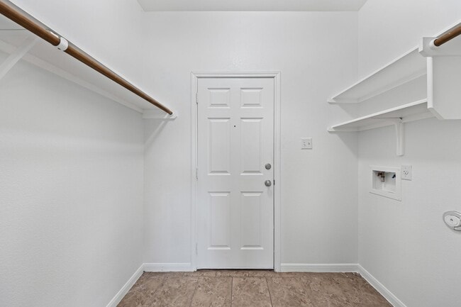 Building Photo - Move-In Ready! 3 Bed, 2Ba Home in Westfiel...