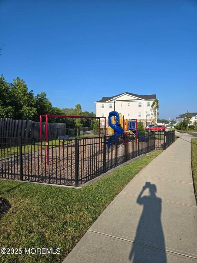 Building Photo - 28211 Radford Ct