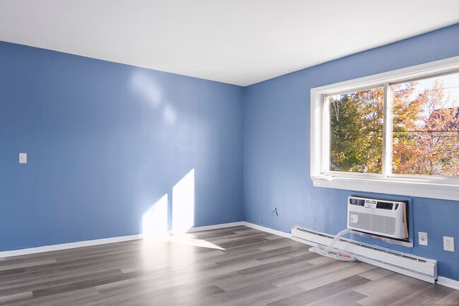 Building Photo - 36 Woodbury Ave