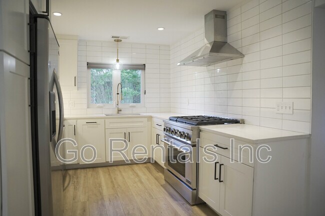 Building Photo - 407 Green Springs Ave S