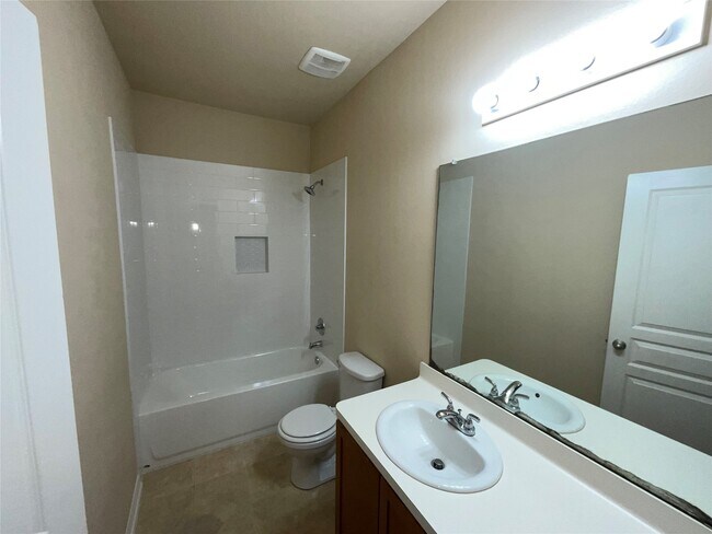 Building Photo - 10903 Woodwind Shadows Dr