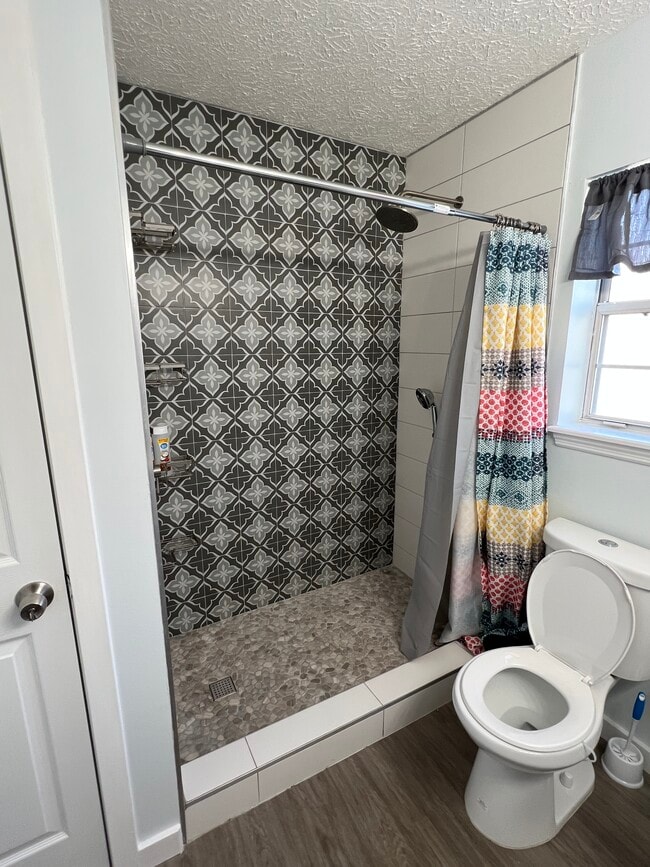 Master bath - 115 Nautilus St