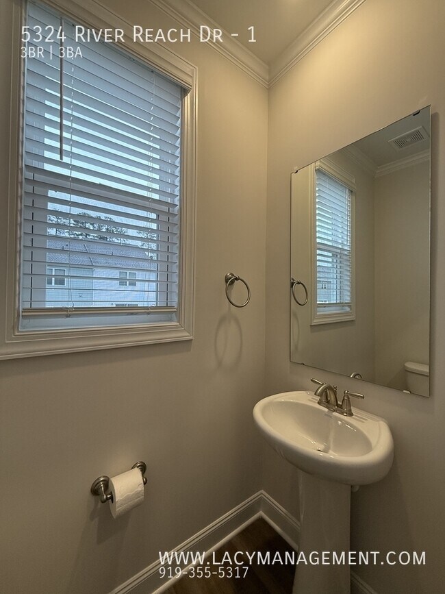 Building Photo - 5324 River Reach Dr