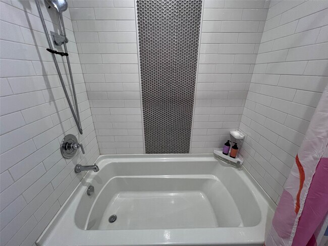 Building Photo - 2100 Commonwealth St