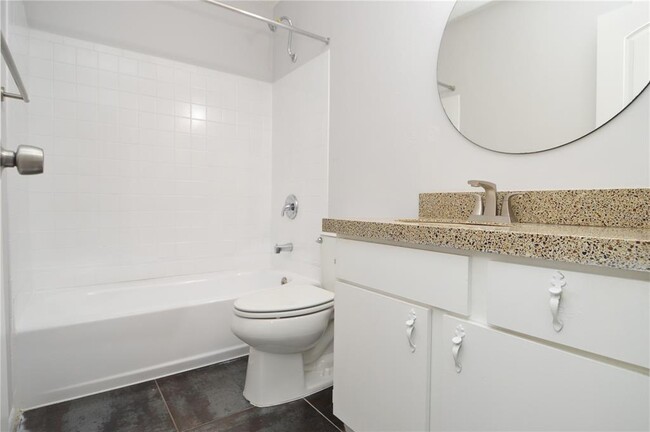 Building Photo - 8605 Mallard Reserve Dr