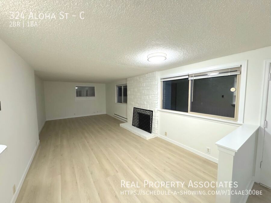 Building Photo - 324 Aloha St