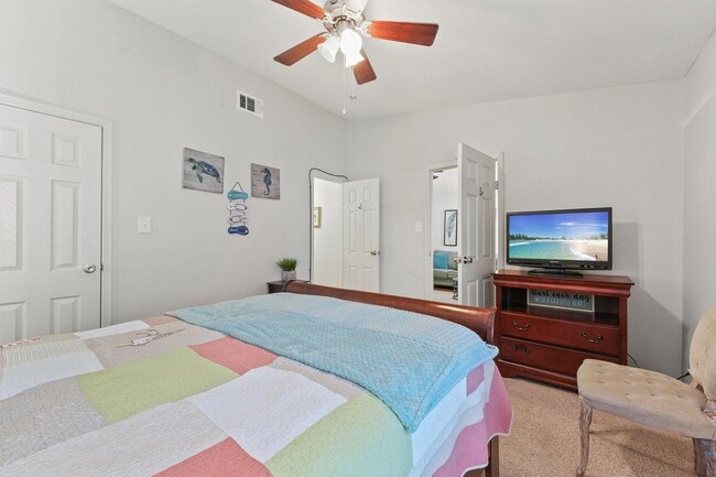 Building Photo - 3506 Cove View Blvd