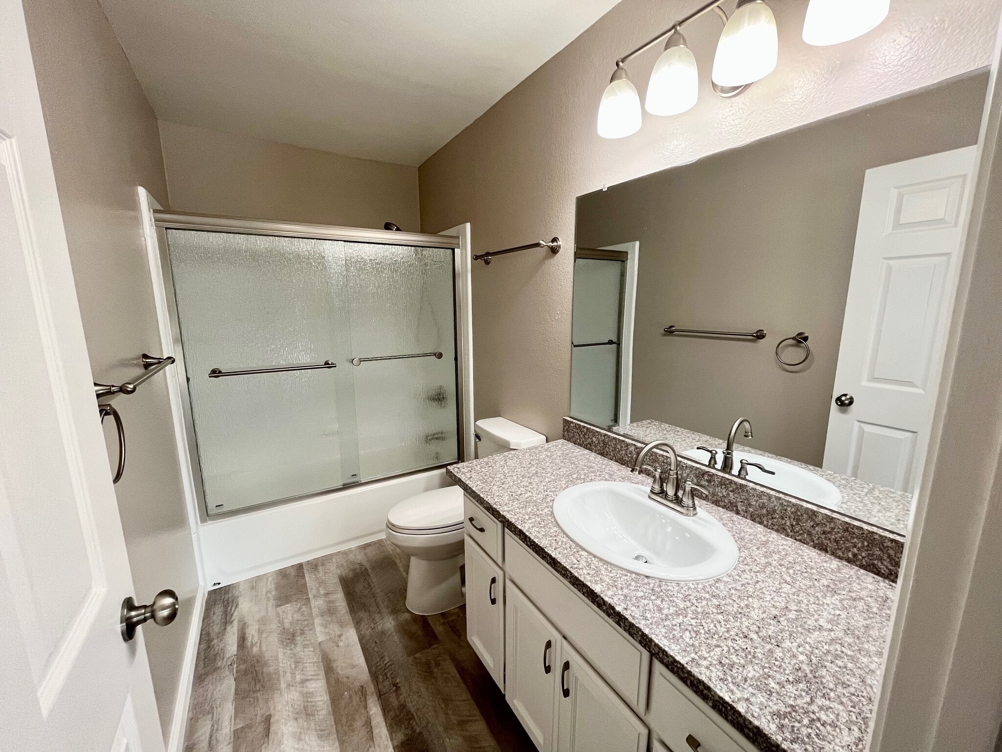 Building Photo - 837 Maria Ln