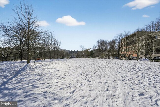 Building Photo - 926 N 3rd St