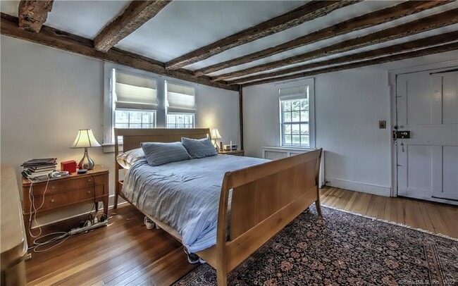 Building Photo - 96 Kings Hwy N