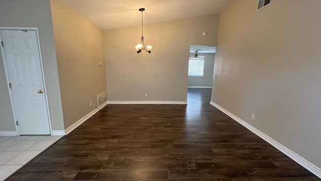Building Photo - (APPLICATION PENDING) Beautiful East Lanca...