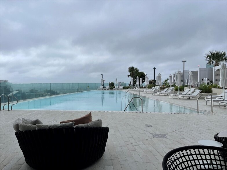 Building Photo - 300 Biscayne Boulevard Way