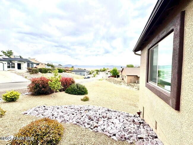 Building Photo - 9545 E Magma Dr