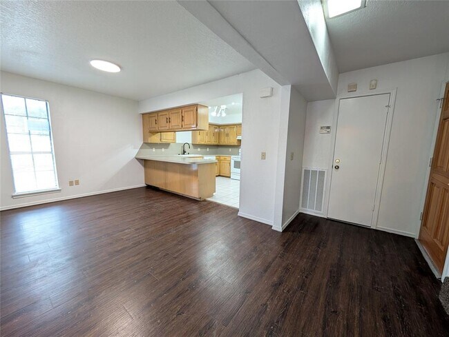 Building Photo - 12925 Carrie Ct