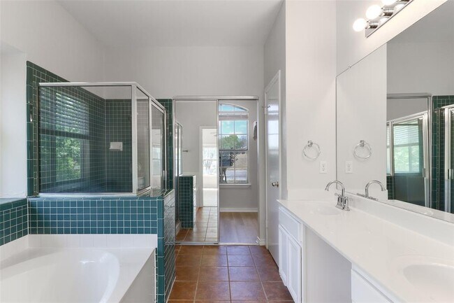 Building Photo - 927 Picadilly Dr