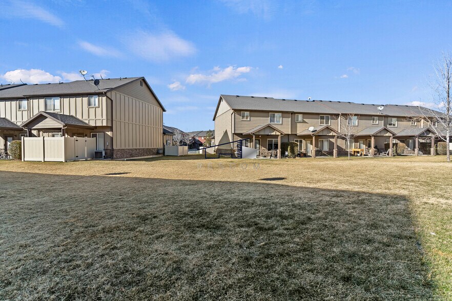 Building Photo - 2071 Madie Ln