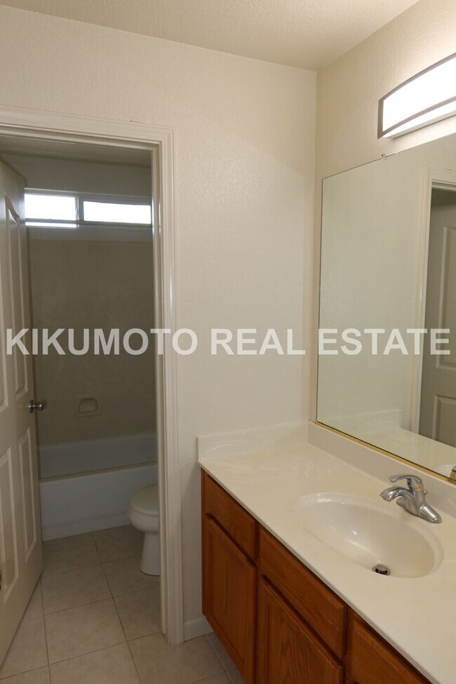 Building Photo - Lakefront 4 bedroom, 3 bath, 3 car  in the Lakeside Community