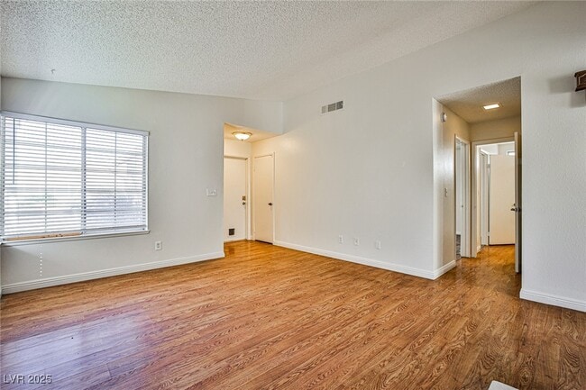 Building Photo - 1505 Wintergreen Dr