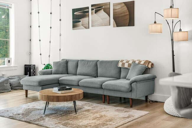 Building Photo - 3309 NE 42nd Pl