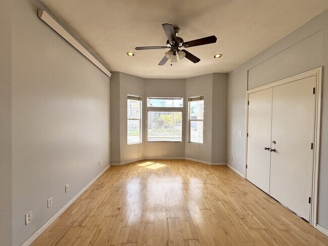 Building Photo - 517 S 500 E