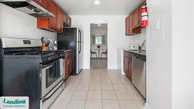 Building Photo - 6220 Springhill Dr