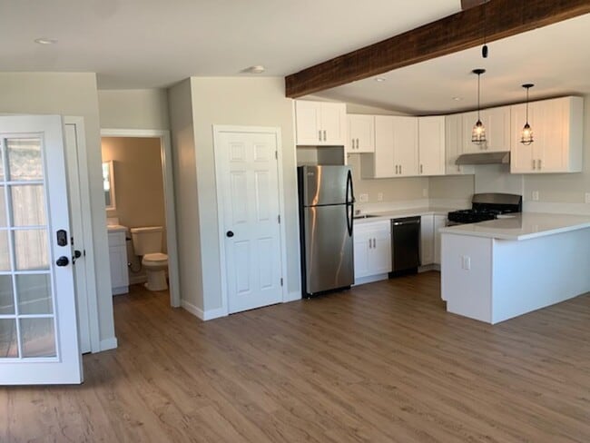 Building Photo - 1461 East Ln