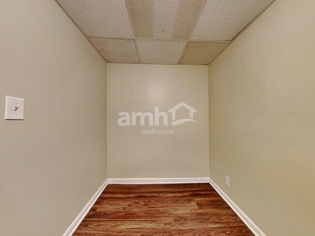 Building Photo - 5095 Algean Dr